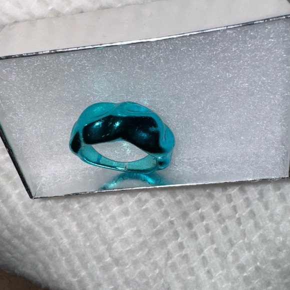 Unique Textured Twisty Metallic Ring in Metallic Blue; Size 7 - Picture 6 of 8